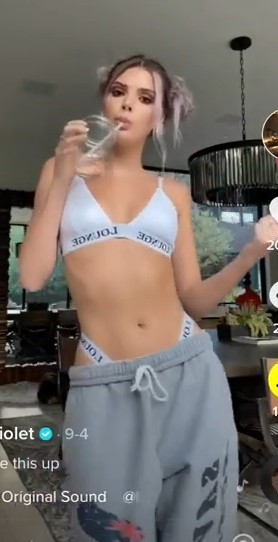 Alissa Violet looks hot in undies