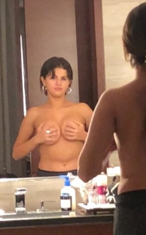 Selena Gomez Boobs Squeezing Xxbrits Is The Only Source For British