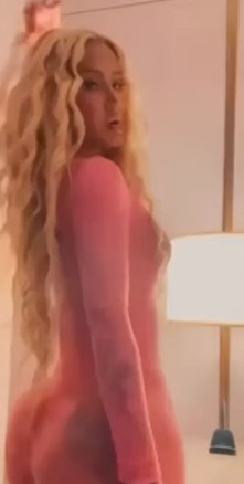 Iggy Azalea Nude Twerking Ass